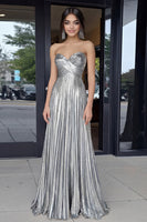 Laden Sie das Bild in den Galerie-Viewer, Gold Langes A-Linie Herzausschnitt Metallic Plissee Ballkleid mit Falten