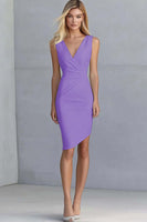 Laden Sie das Bild in den Galerie-Viewer, Elfenbein Asymmetrisches Arbeitskleid aus Satin mit V-Ausschnitt