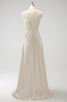 Laden Sie das Bild in den Galerie-Viewer, Dunkelgrünes langes A-Linie Satin Brautjungfernkleid mit Rüsche und Schnürung