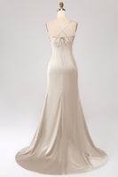 Laden Sie das Bild in den Galerie-Viewer, Dunkelgrünes Meerjungfrauen Spaghettiträger Satin Ballkleid mit Plissee