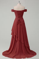Laden Sie das Bild in den Galerie-Viewer, Schulterfreies Chiffon Buttergelbes A-Linie Gerafftes Maxikleid mit Schlitz