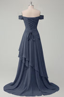 Laden Sie das Bild in den Galerie-Viewer, Schulterfreies Chiffon Buttergelbes A-Linie Gerafftes Maxikleid mit Schlitz