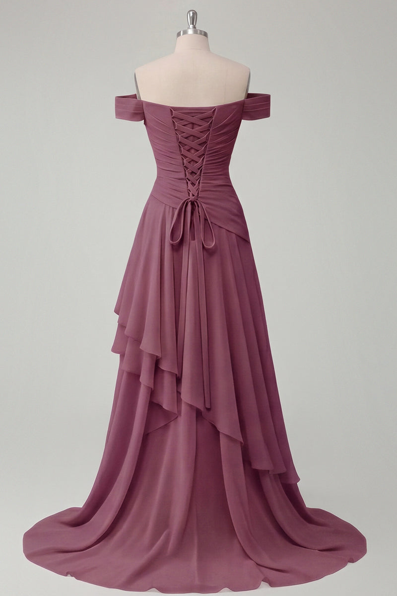 Laden Sie das Bild in den Galerie-Viewer, Schulterfreies Chiffon Buttergelbes A-Linie Gerafftes Maxikleid mit Schlitz