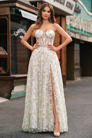 Laden Sie das Bild in den Galerie-Viewer, Hellgrünes trägerloses Korsett Ballkleid in A-Linie mit Stickerei