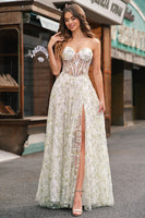 Laden Sie das Bild in den Galerie-Viewer, Hellgrünes trägerloses Korsett Ballkleid in A-Linie mit Stickerei