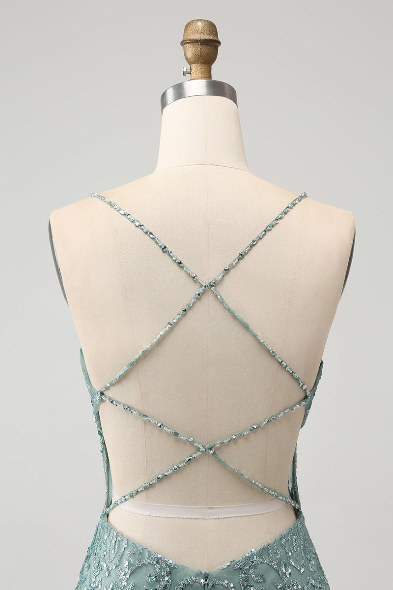 Laden Sie das Bild in den Galerie-Viewer, Grünes figurbetontes kurzes Abiballkleid mit Perlen und kreuz und quer überkreuztem Rücken