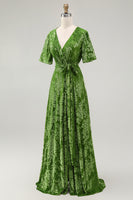 Laden Sie das Bild in den Galerie-Viewer, Dunkelgrünes A Linie Burnout Samt Langes Ballkleid mit kurzen Ärmeln