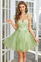 Laden Sie das Bild in den Galerie-Viewer, Herzausschnitt Grün A Linie Cocktailkleid mit Perlen