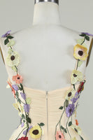 Laden Sie das Bild in den Galerie-Viewer, A Linie Spaghetti Träger Champagner Kurzes Abschlussballkleid mit Applikationen