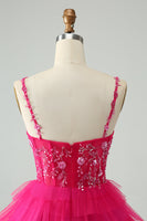 Laden Sie das Bild in den Galerie-Viewer, Fuchsia A Linie Spaghettiträger Tüll gestuftes kurzes Cocktailkleid