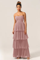 Laden Sie das Bild in den Galerie-Viewer, Trägerloses gestuftes burgunderrotes langes Brautjungfernkleid