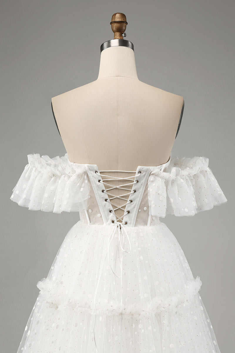 Laden Sie das Bild in den Galerie-Viewer, Elfenbein A-Linie schulterfreies Brautkleid aus Tüll