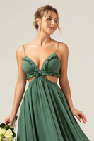 Laden Sie das Bild in den Galerie-Viewer, Eukalyptus Spaghettiträger Ausgehöhltes langes Brautjungfernkleid mit Rüschen