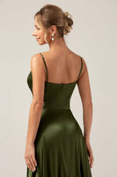 Laden Sie das Bild in den Galerie-Viewer, A-Linie Spaghettiträger Olive Satin Langes Brautjungfernkleid mit Schlitz