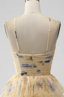 Laden Sie das Bild in den Galerie-Viewer, Gelbes A-Linie Neckholder gestuftes kurzes Tüll Cocktailkleid