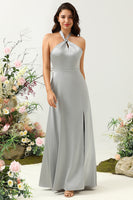 Laden Sie das Bild in den Galerie-Viewer, Einfaches graues langes Brautjungfernkleid mit Neckholder und Schlitz