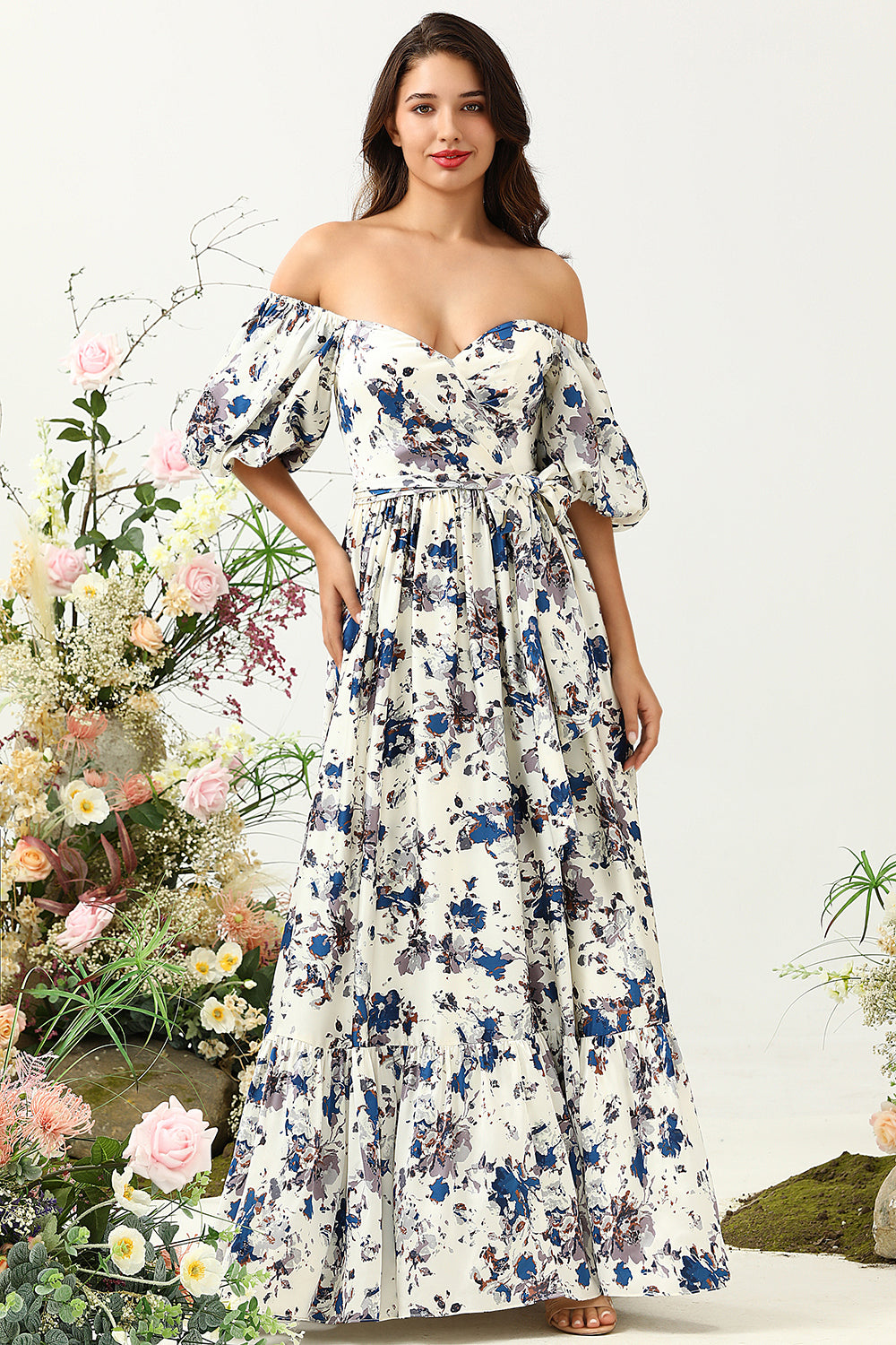 Weißes blaues Blume Boho Brautjungfernkleid