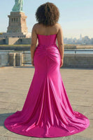 Laden Sie das Bild in den Galerie-Viewer, Fuchsia Trägerloses Satin Meerjungfrauen Korsett Langes Übergröße Ballkleid mit Schlitz