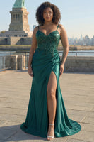 Laden Sie das Bild in den Galerie-Viewer, Glitzerndes Dunkelgrünes Meerjungfrauen Pailletten Korsett Ballkleid mit Schlitz