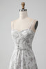 Laden Sie das Bild in den Galerie-Viewer, Weißbraune Blumen Spaghettiträger A-Linie Brautjungfernkleid mit Rüschen