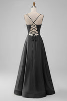 Laden Sie das Bild in den Galerie-Viewer, A-Linie Grünes langes Brautjungfernkleid aus Satin mit V-Ausschnitt