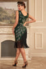 Laden Sie das Bild in den Galerie-Viewer, Glitzerndes dunkelgrünes Kleid mit Fransen und Perlen aus den 1920er Jahren mit Accessoires