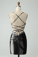 Laden Sie das Bild in den Galerie-Viewer, Goldenes figurbetontes Spaghettiträger Satin Abiballkleid mit Schnürung