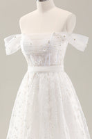 Laden Sie das Bild in den Galerie-Viewer, Weißes schulterfreies Korsett Brautkleid mit Schnürung