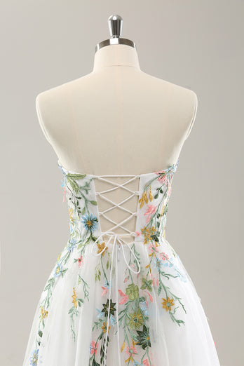 Weißes trägerloses 3D-Blumen Tüll Brautkleid mit Schlitz