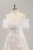Laden Sie das Bild in den Galerie-Viewer, Weißes schulterfreies Brautkleid aus Tüll mit Stickerei