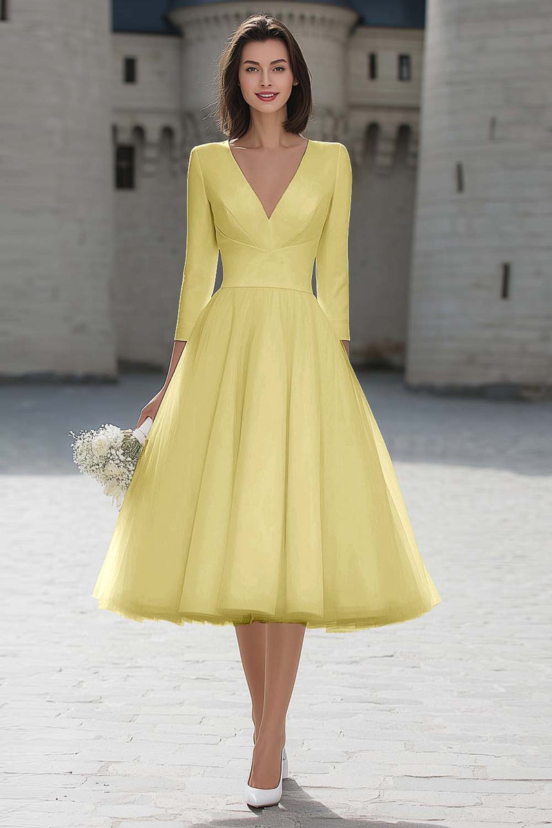 Laden Sie das Bild in den Galerie-Viewer, A-Linie Elfenbein Midi Standesamtkleid mit V-Ausschnitt