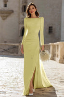 Laden Sie das Bild in den Galerie-Viewer, Elfenbein Brautkleid aus Satin mit Bateau-Ausschnitt und Schlitz