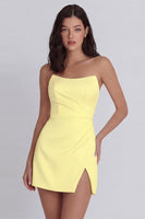 Laden Sie das Bild in den Galerie-Viewer, Trägerloses Bodycon Gerafftes Elfenbein Minikleid mit Schlitz