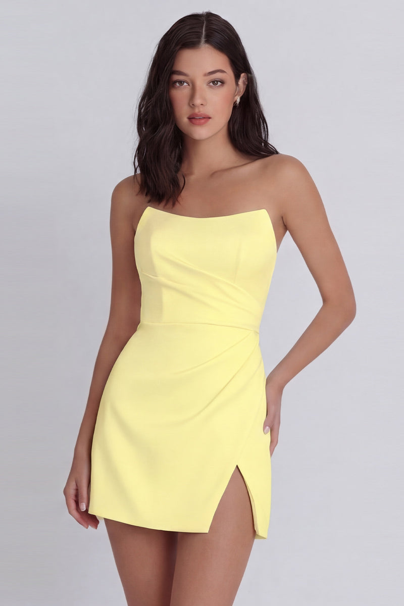 Laden Sie das Bild in den Galerie-Viewer, Trägerloses Bodycon Gerafftes Elfenbein Minikleid mit Schlitz
