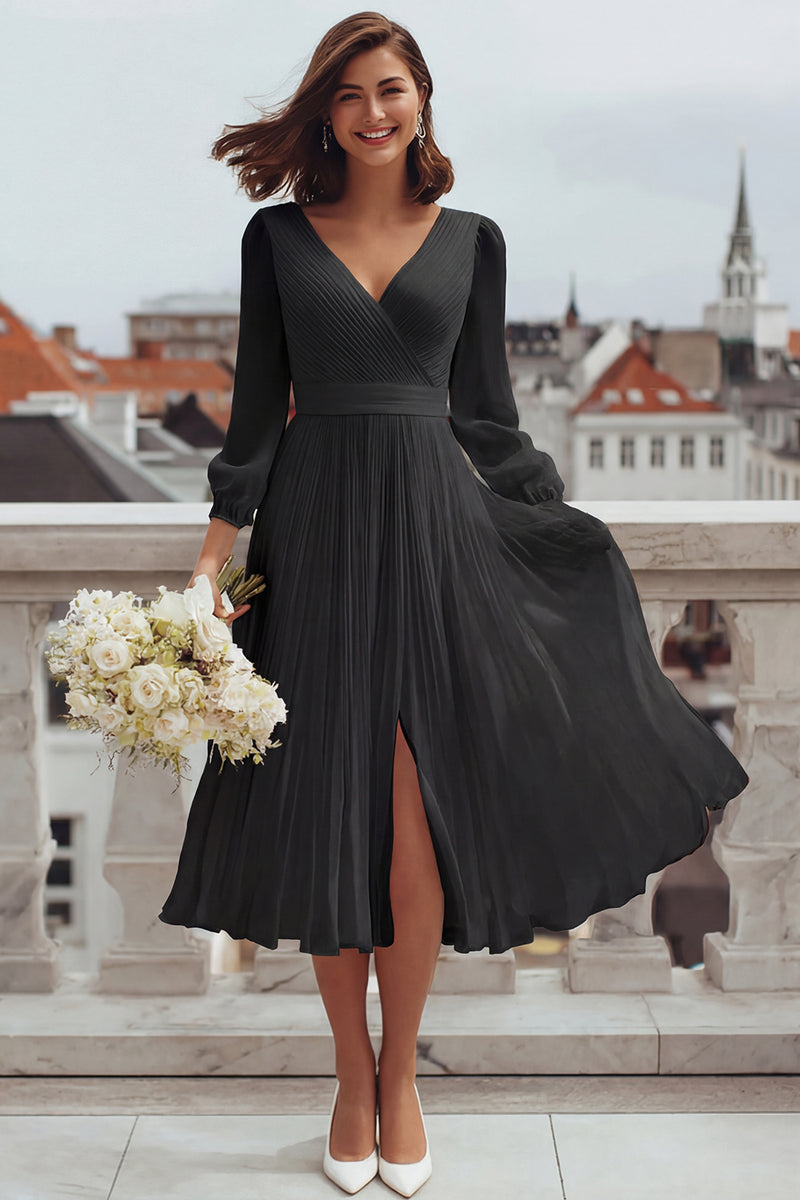 Laden Sie das Bild in den Galerie-Viewer, Elfenbein A Linie V-Ausschnitt Standesamt Kleid mit Schlitz