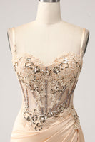 Laden Sie das Bild in den Galerie-Viewer, Elegantes champagner Meerjungfrauen Plissee Satin Ballkleid mit Applikationen