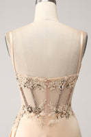 Laden Sie das Bild in den Galerie-Viewer, Elegantes champagner Meerjungfrauen Plissee Satin Ballkleid mit Applikationen