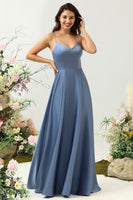 Laden Sie das Bild in den Galerie-Viewer, Grau Blaues Neckholder A Linie Langes Brautjungfernkleid