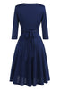 Laden Sie das Bild in den Galerie-Viewer, Schwarzes Vintage 1950er Jahre Kleid mit Schärpe