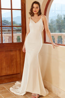Laden Sie das Bild in den Galerie-Viewer, Meerjungfrau Spaghetti Träger Weißes Hochzeitskleid mit Knopf