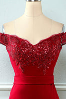Laden Sie das Bild in den Galerie-Viewer, Off Shoulder Pailletten Meerjungfrau Abschlussball Kleid