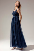 Laden Sie das Bild in den Galerie-Viewer, Graues Abendkleid mit Applikationen