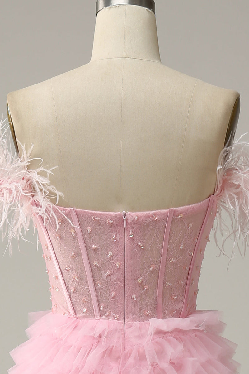 Laden Sie das Bild in den Galerie-Viewer, A-Linie Schulterfreies rosa Korsett Ballkleid mit Federn