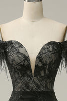 Laden Sie das Bild in den Galerie-Viewer, Meerjungfrau Schulterfreies schwarzes langes Ballkleid mit Feder