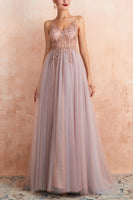 Laden Sie das Bild in den Galerie-Viewer, V-Ausschnitt Grau Tüll Abendkleid mit Strasssteinen