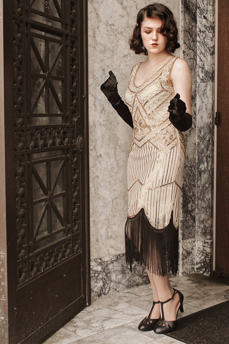 Laden Sie das Bild in den Galerie-Viewer, 1920er Jahre Champagner Fransen Pailletten Kleid