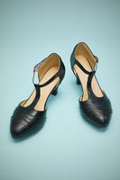 Laden Sie das Bild in den Galerie-Viewer, Schwarze spitze Lederfersen