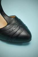 Laden Sie das Bild in den Galerie-Viewer, Schwarze spitze Lederfersen