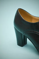 Laden Sie das Bild in den Galerie-Viewer, Schwarzes Leder Klobige Absätze