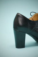 Laden Sie das Bild in den Galerie-Viewer, Schwarzes Leder Klobige Absätze